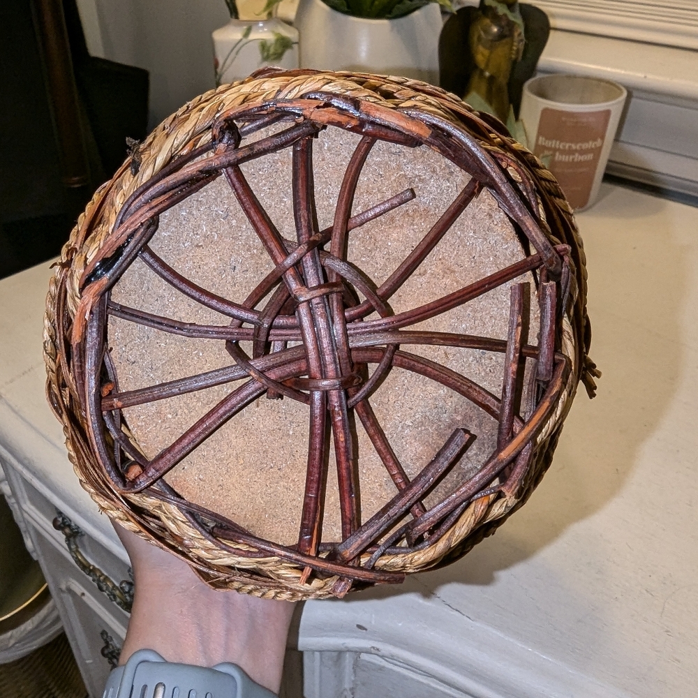 African Handmade Wicker Terracotta Decorative Pottery/Vase/Pot- Great Condition - Picture 4 of 9